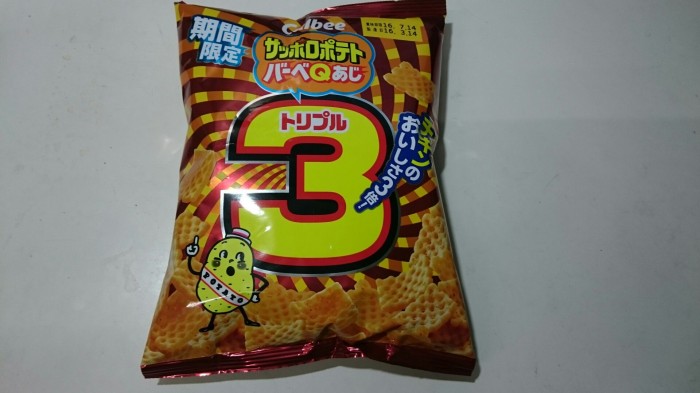 【コンビニ新商品・お菓子】　カルビー　サッポロポテト  バーべQあじ　トリプル３　の巻の写真2